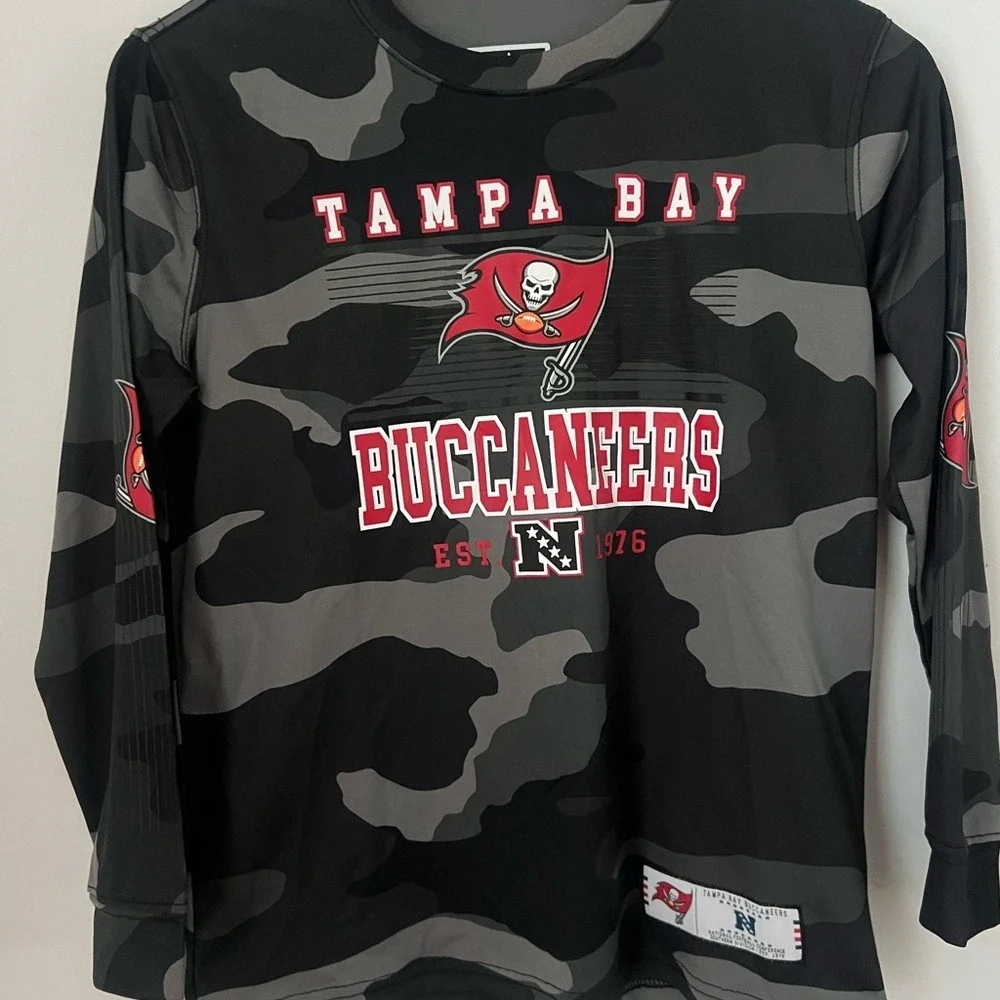 NFL Tampa Bay Buccaneers Long Sleeve Camouflage Kids Shirt Top Size 14-16